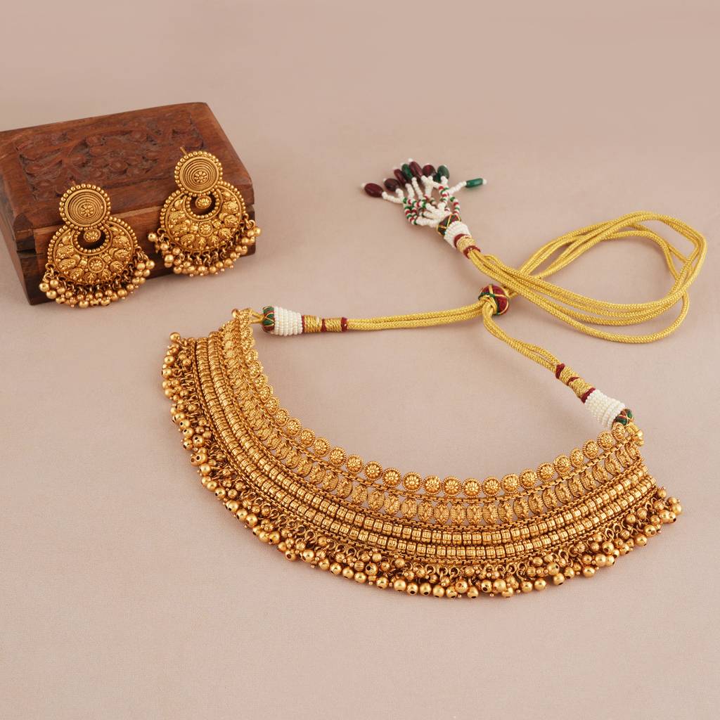 Stunning Antique Plain Gold Choker Set For Women : SJ375