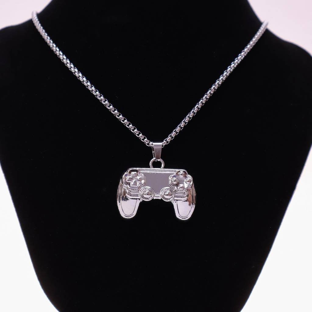 Men’S Gaming Controller Pendant Necklace | Gamer Chain For Boys & Men | Video Game Jewelry | Silver Finish Necklace : LJGN005