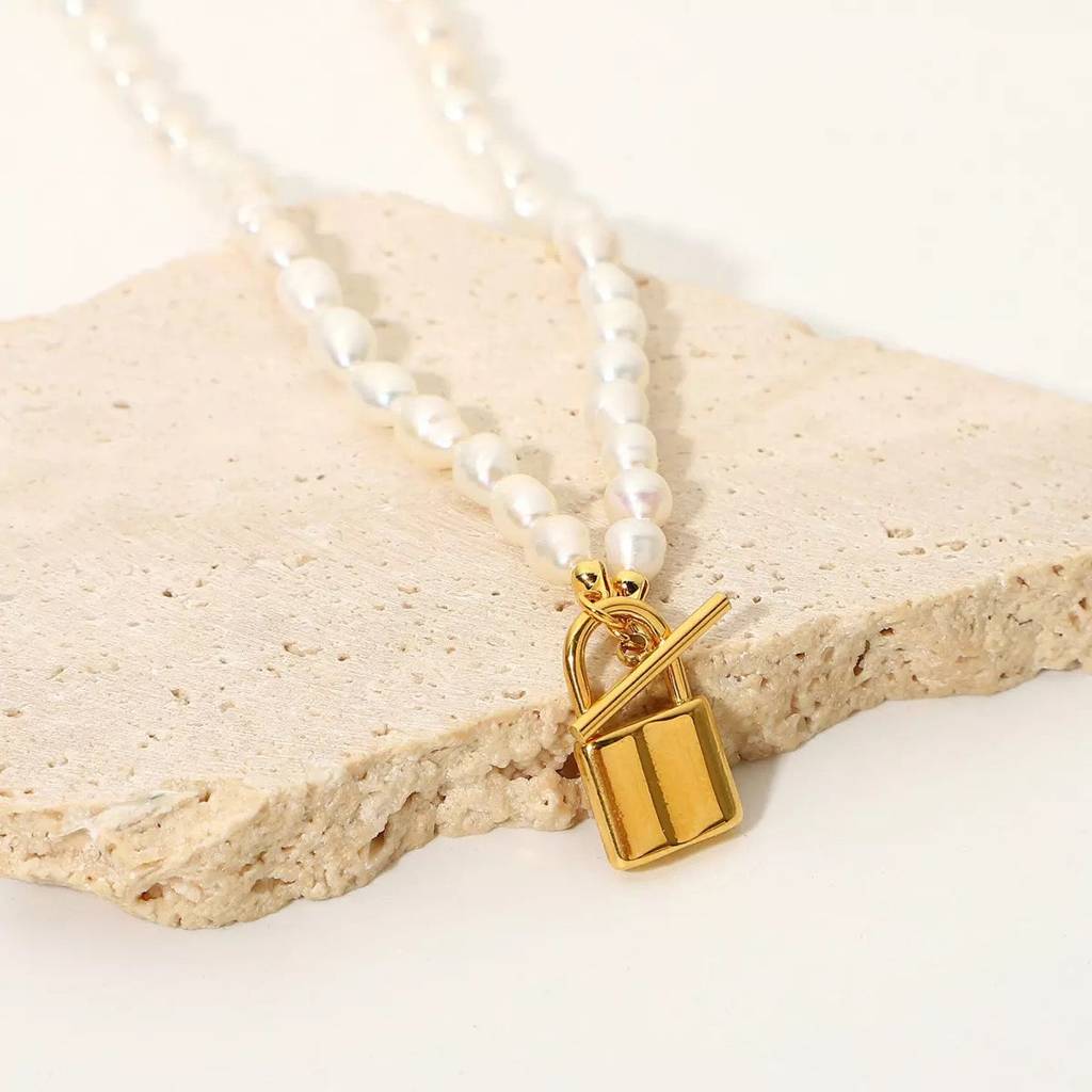 Guardian Pearl Necklace : MJ20