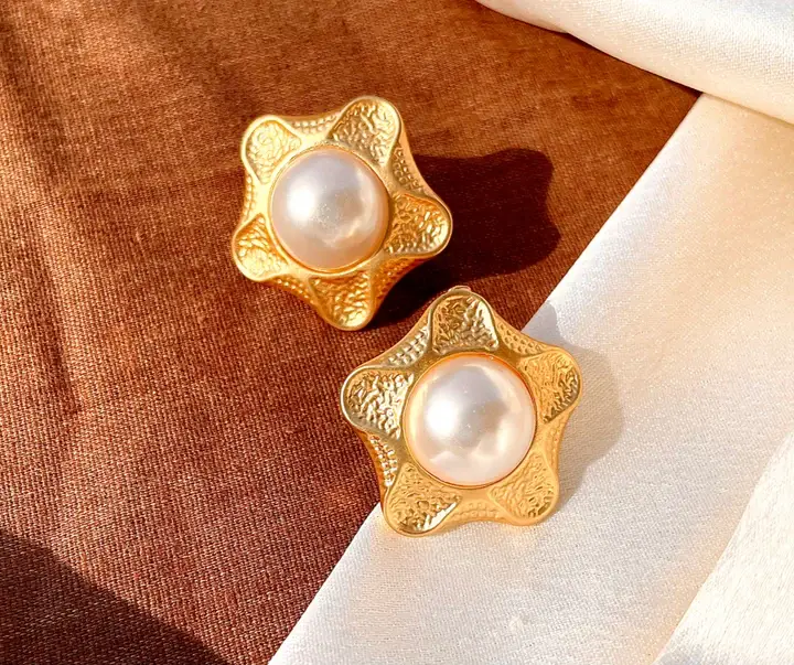 Steorra Pearl Studs : MJ01