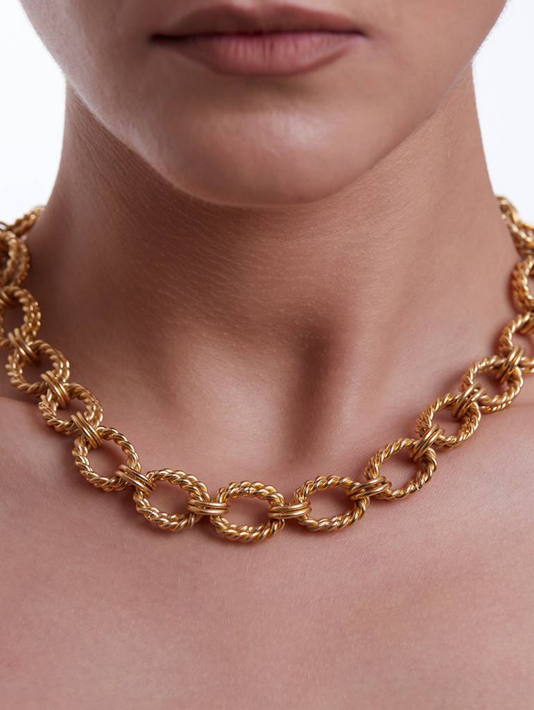 Double Knotted Golden Threaded Necklace : Z11EA