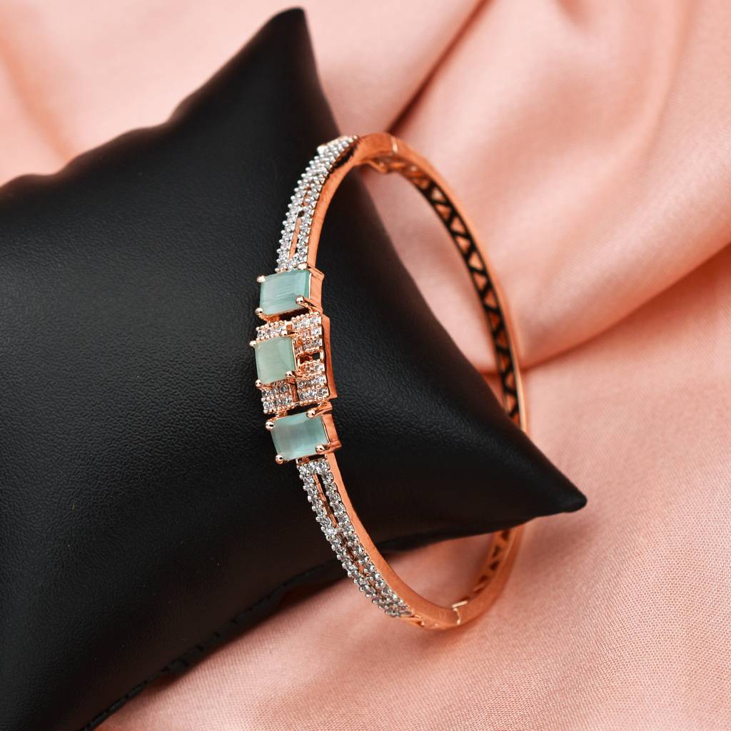 Zircon Diamond Studded Rose Gold Bracelet With Adjustable Lock System : PJBRCRGMCZ17