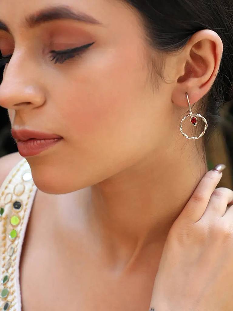 92.5 Silver Loop Earring : U080SO004E0801
