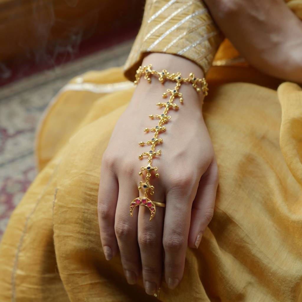 Moonlit Glory Haath Phool : TH005BR