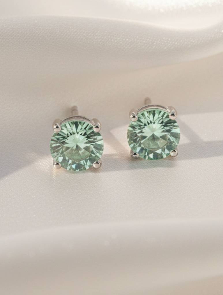 Kicky & Perky Natural Green Amethyst Stud Earrings In 925 Sterling Silver : VSILSME030
