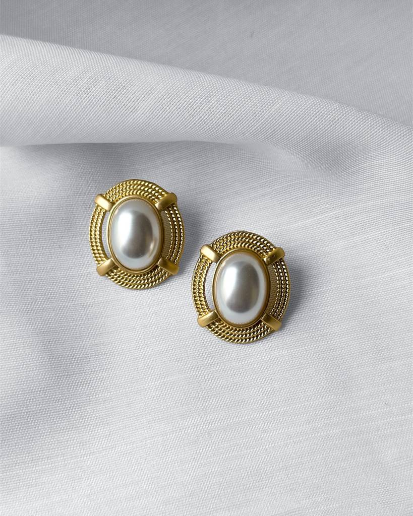 Ari Pearl Studs : MJ03