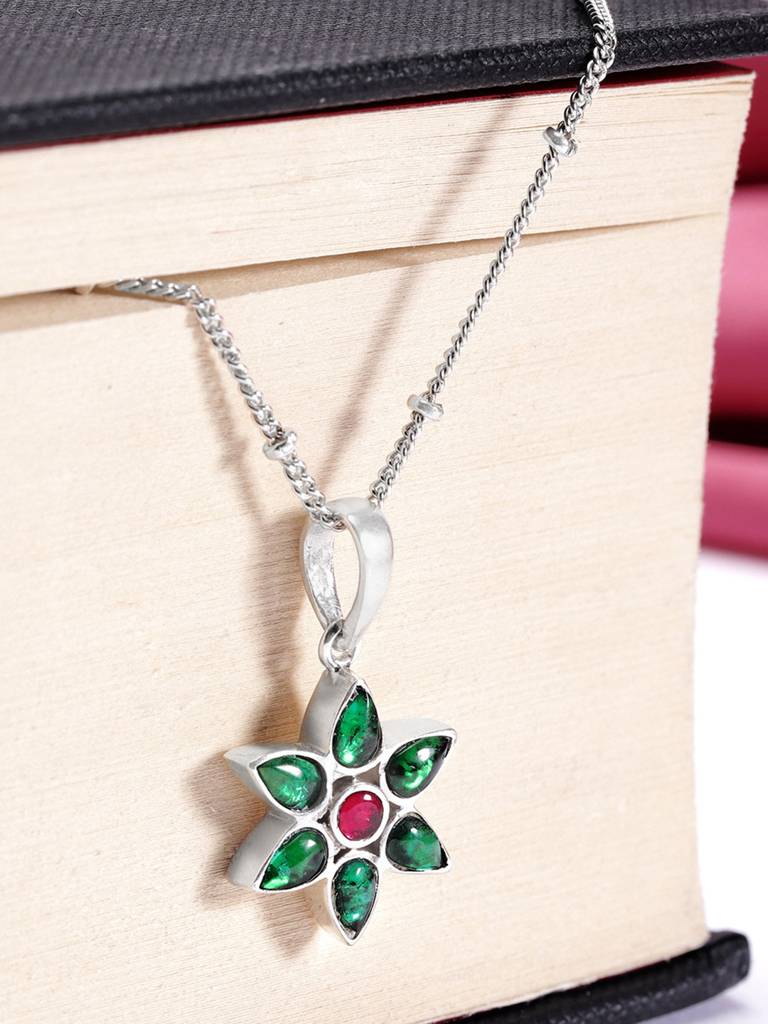 92.5 Silver Green Kundan Flower Necklace : U100SG007MY033