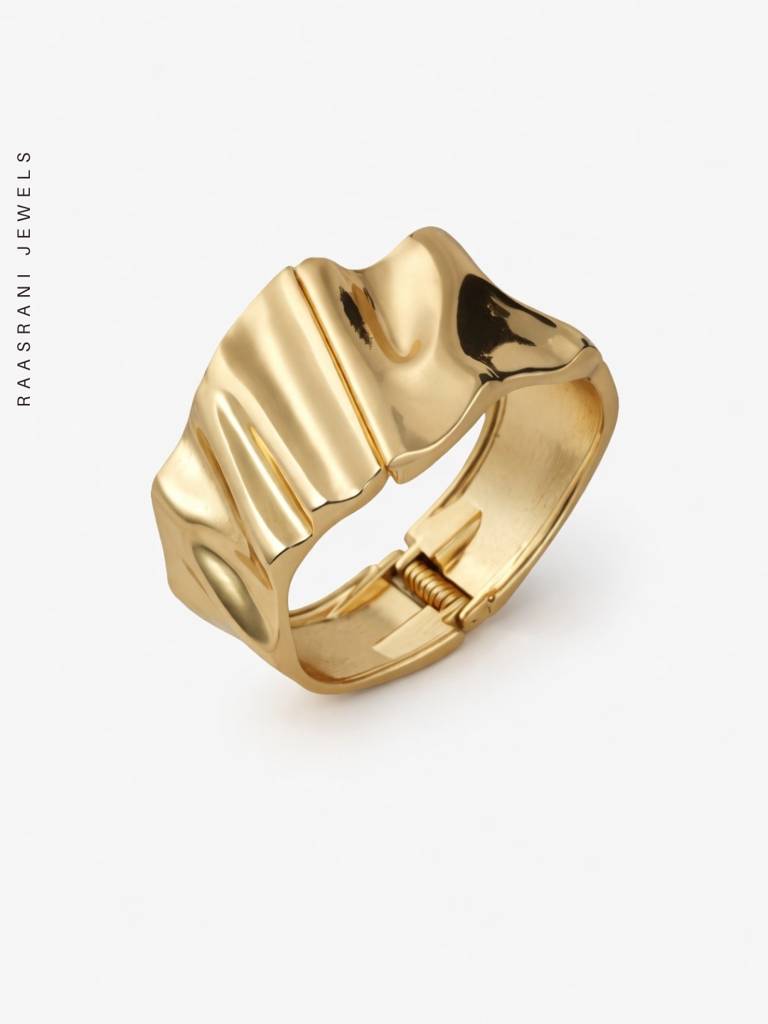 Matte Sculptural Broad Cuff Bracelet | 18K Gold Plated Stainless Steel : ATB693MSBC