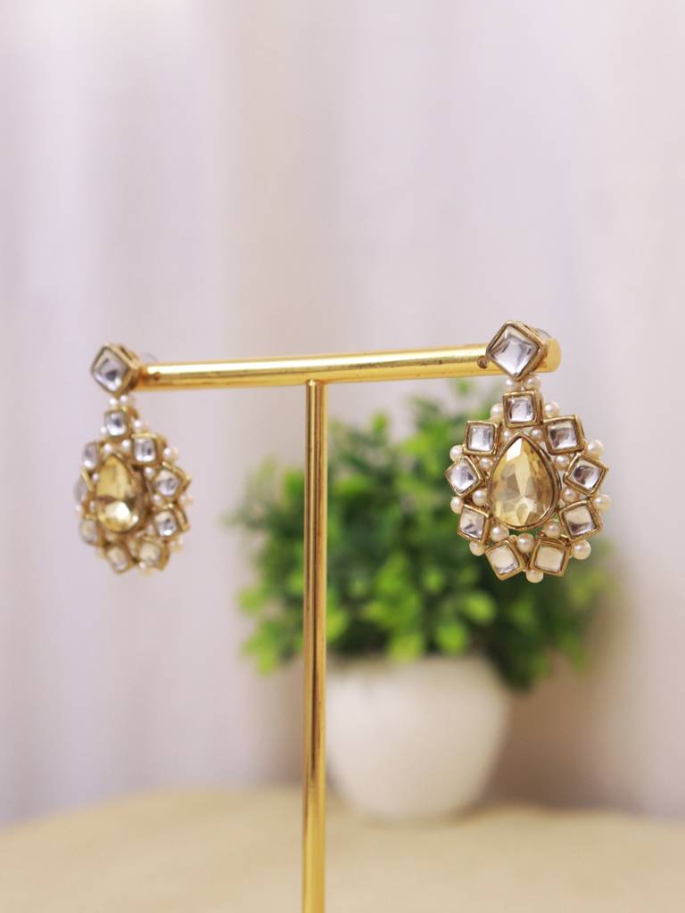 Morpankh Saaz - Kundan And Crystal Earrings : PAE100YE