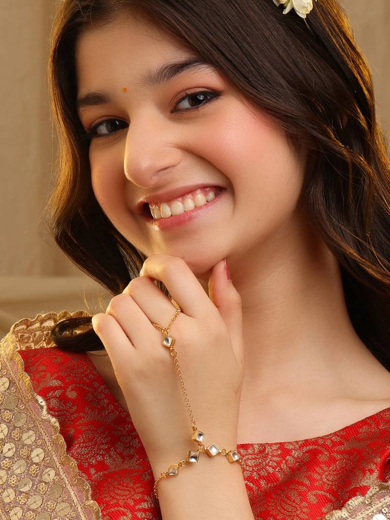 Ruby Raang Stone Embedded Handlet : RRKDEC25-41