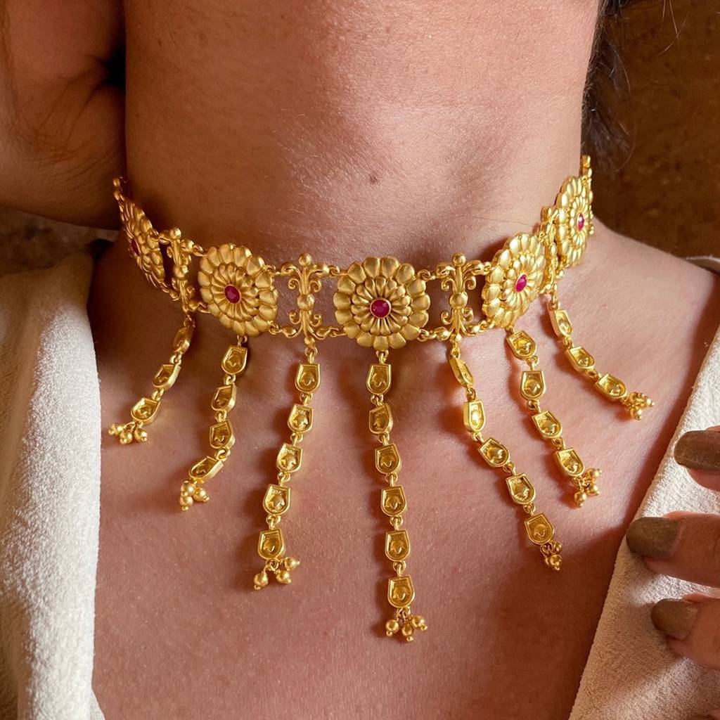 Floral Legacy Choker Necklace : SN755