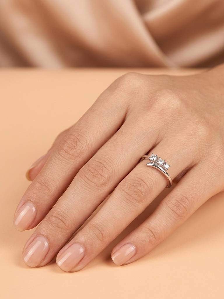 925 Pure Silver Mono Solitaire Rhodium Plated Zircon Ring : LR1325