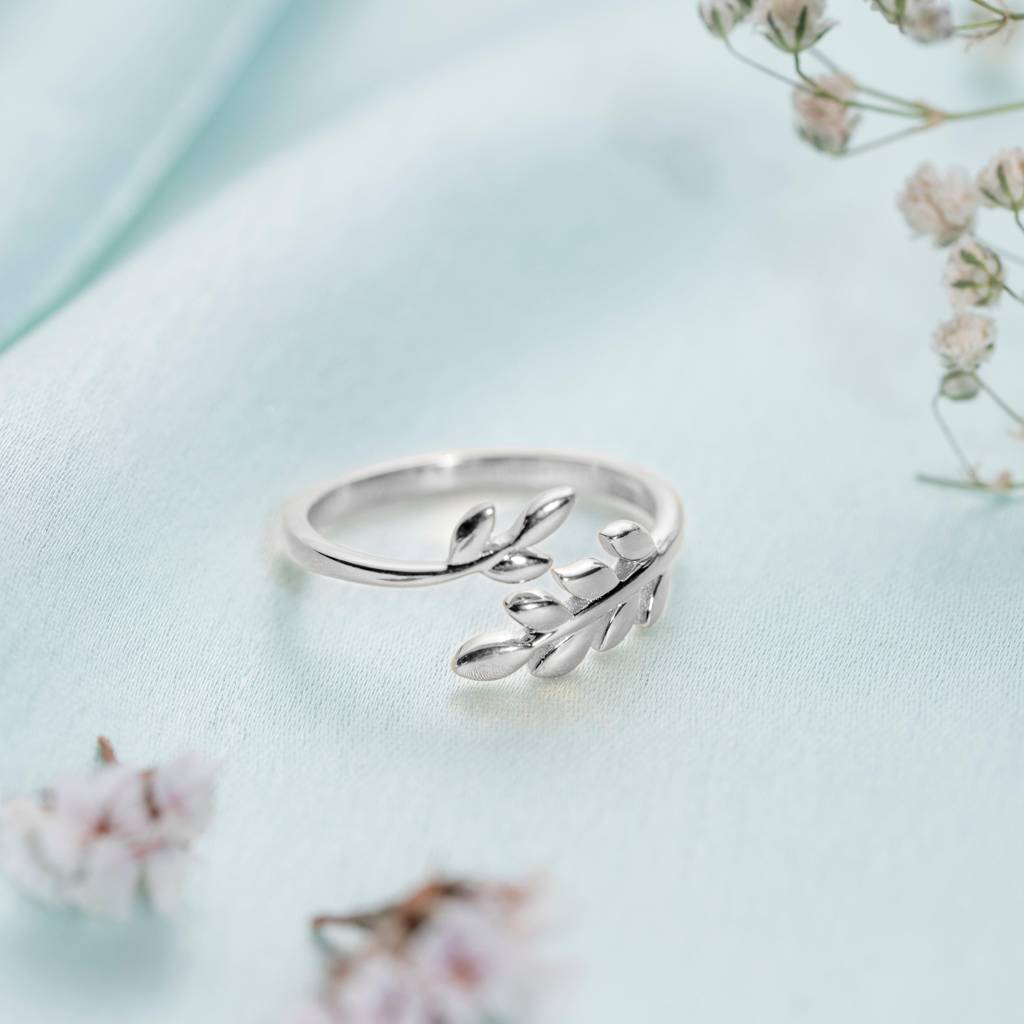 Graceful Rhodium Plated 925 Sterling Silver Leaf Ring : RNG-40149-R