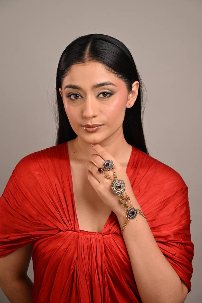 Firouzeh  Hath Phool : LJ058FirouzehHathPhool