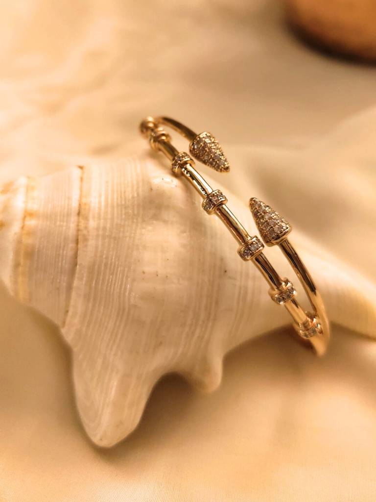 Arrow Head Studded Cuff Â Rosegold Plated, 316L Stainless Steel, Ad Stones, For Wrist Size 2'4 & Above : S925B506AHSC