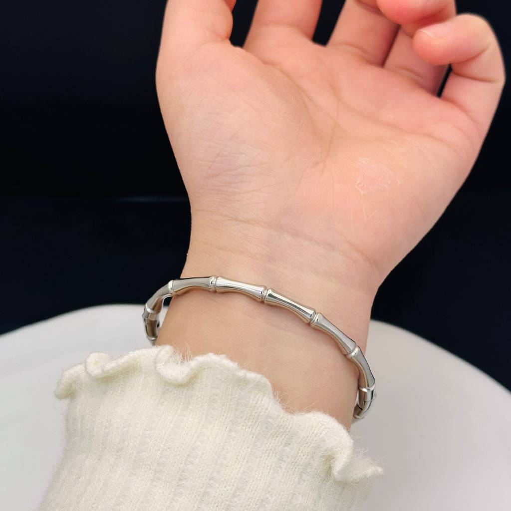 Graceful Bangle Bracelet : GracefulBangleBracelet-LT-BR-BS-06