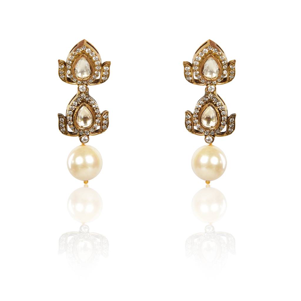 Festive Kundan Earrings : IE889