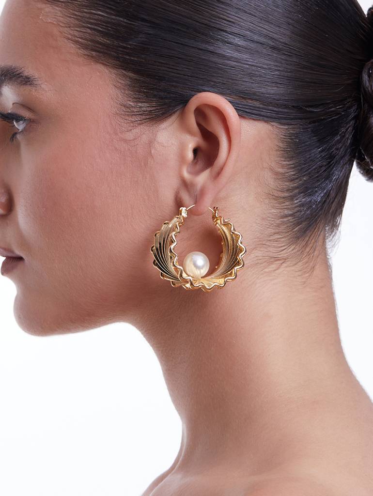 Golden Oyster Hoops : Z15EA