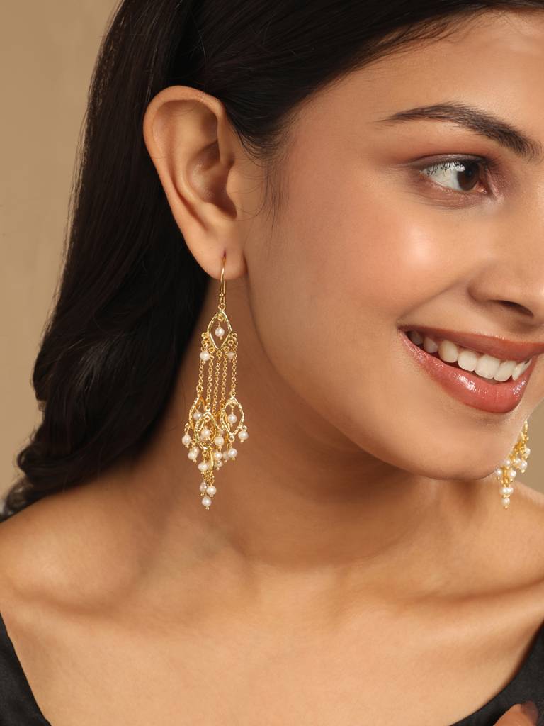 18K String Of Pearls Gold Anti Tarnish Earrings : YI24A0275E