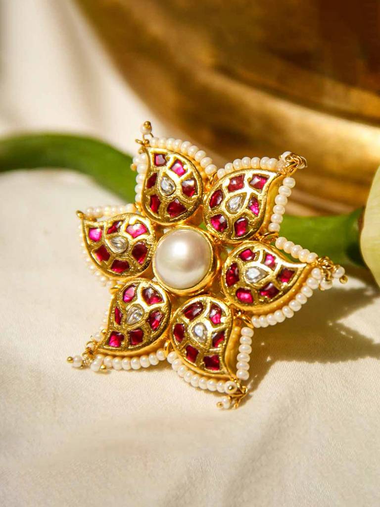 Centre Pearl Gold Plated Kundan Ring : U125SG025R0124