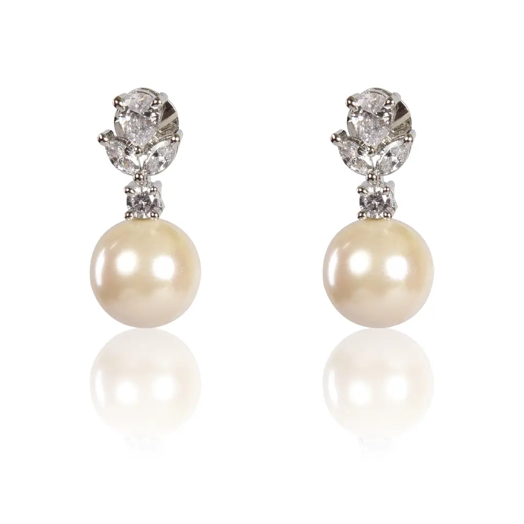 Classic Pearl Earrings