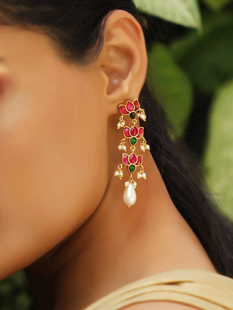 Silver Kundan Lotus Bloom Earring With Pearl : U080SG016E0743