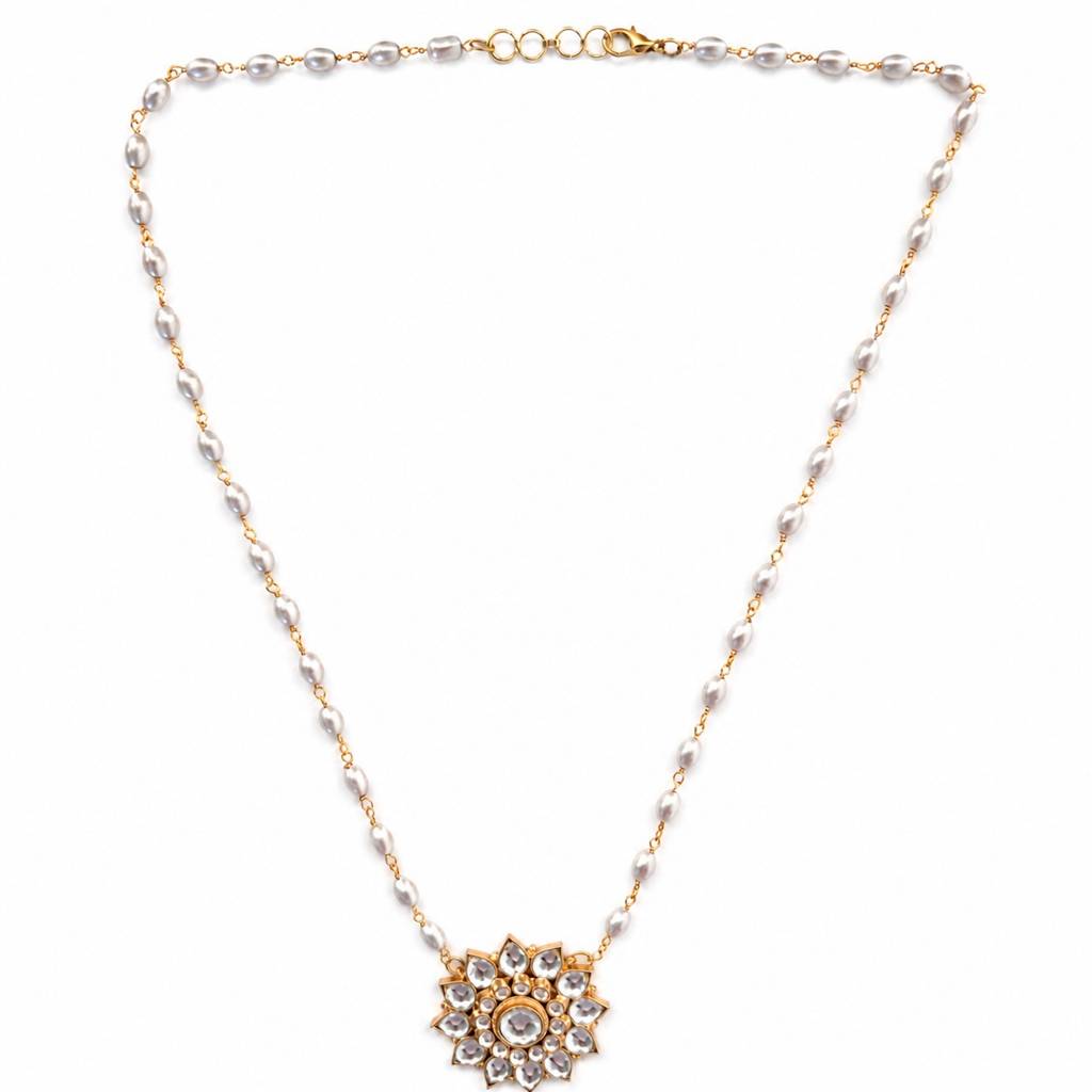 Pearl Beaded Chain Necklace With Kundan Star Flower Pendant : RRAPR26AID-76