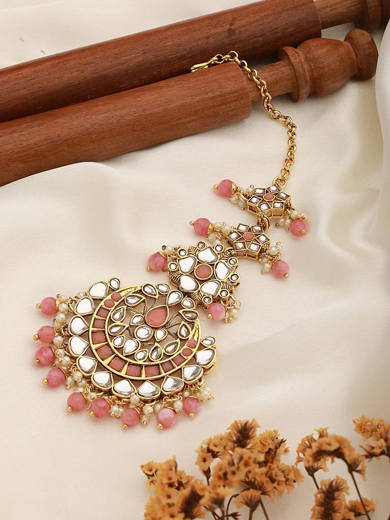 Gold-Plated Pink & White Kundan-Studded Pearl Beaded Maang Tikka : MTK-JS23-11053