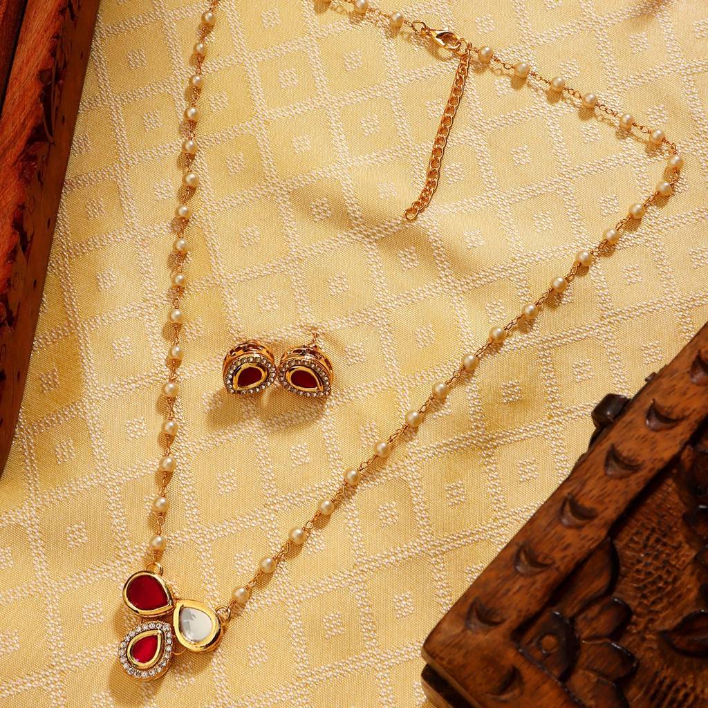 22Kt Gold-Plated 3 Petal Pearl Chain Necklace Set : PE12012