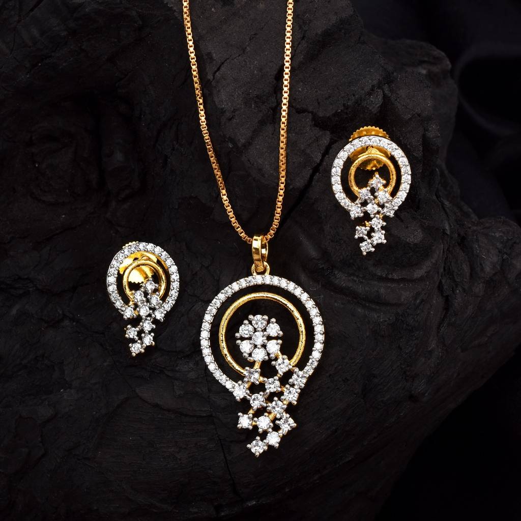 Auric Charm Pendant Set With Chain : SIPENGJCZ32