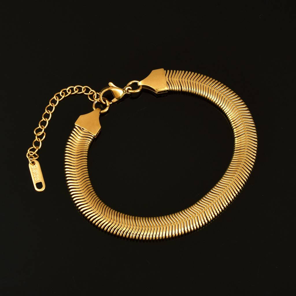 Anti-Tarnish Golden Glimmer Charm Chain Bracelet : NHBRCGPNA25