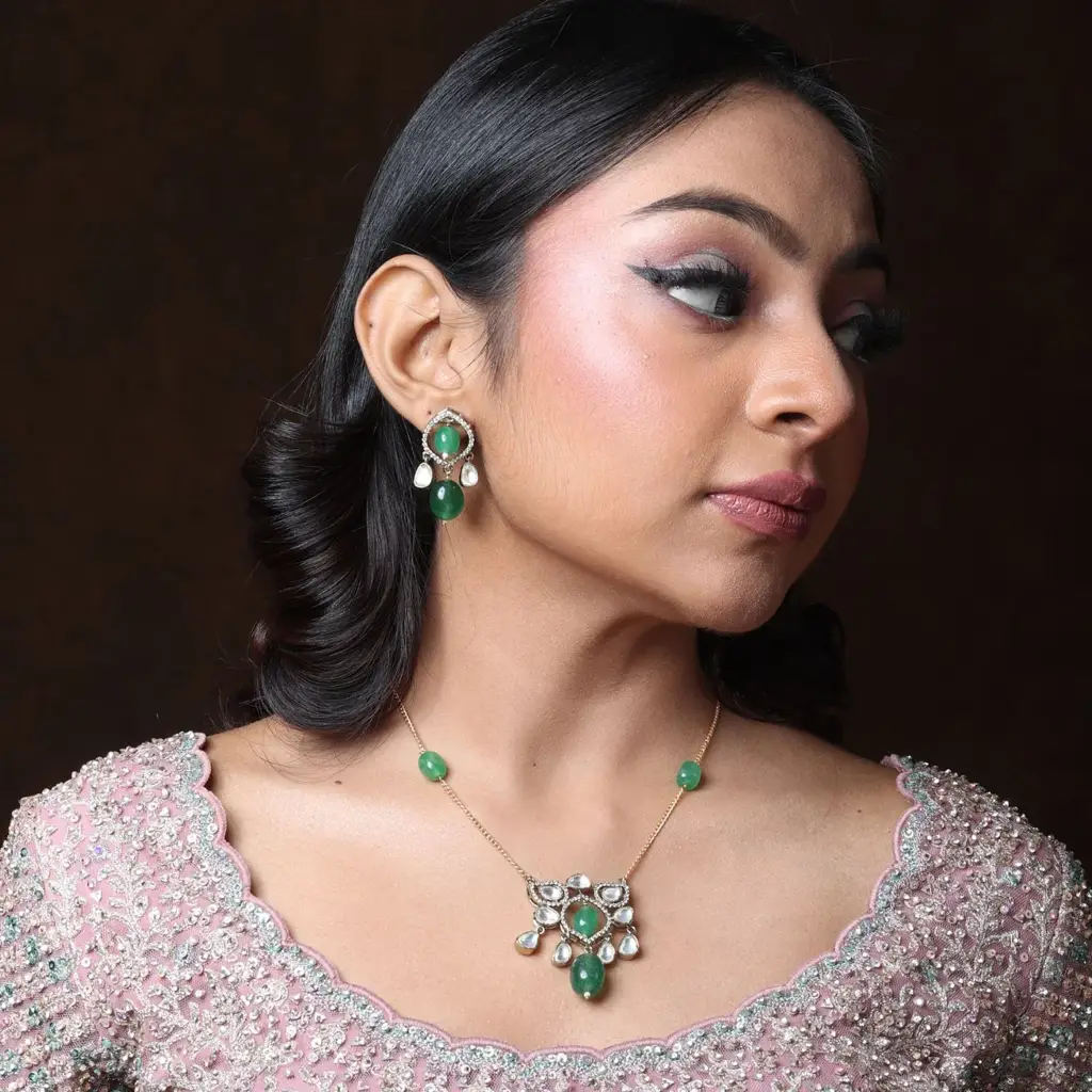 Alia Polki Kundan Pendant Necklace & Earrings Set - Green : RMQJ0147