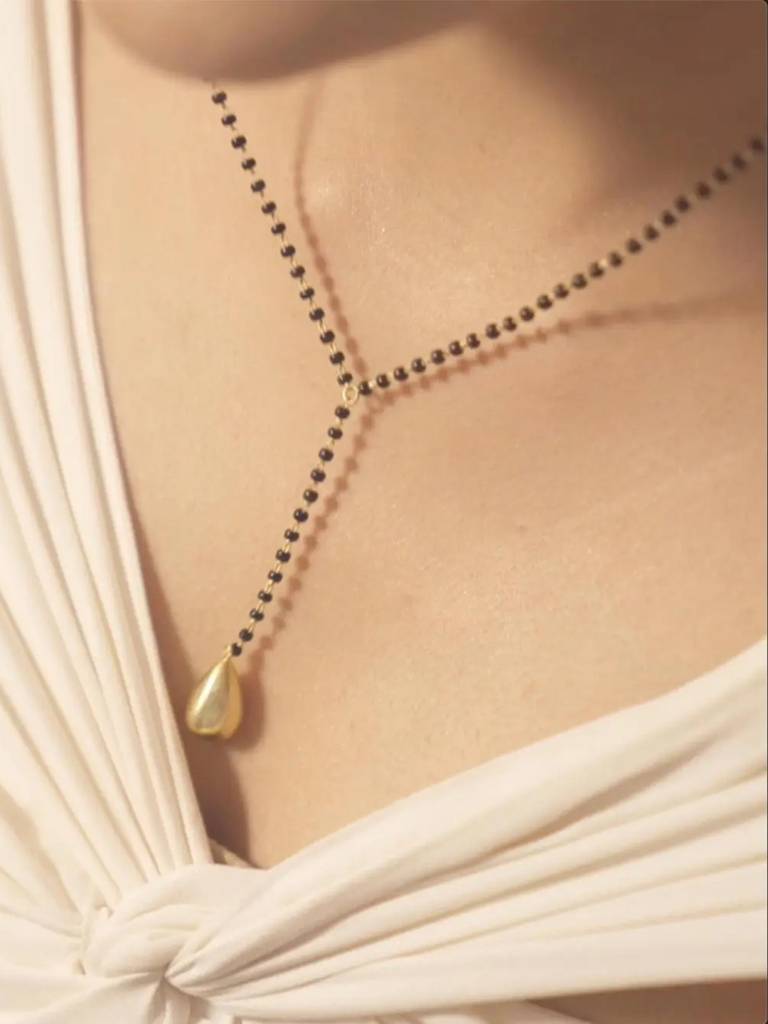 Golden Drop Silver Mangalsutra : U080SG006N0256