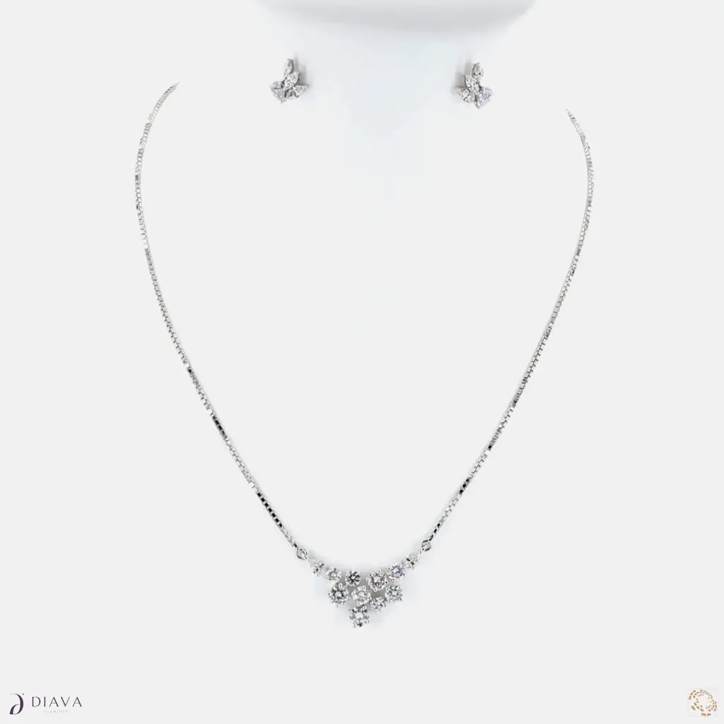 Diamora Pendant : DiamoraPendant