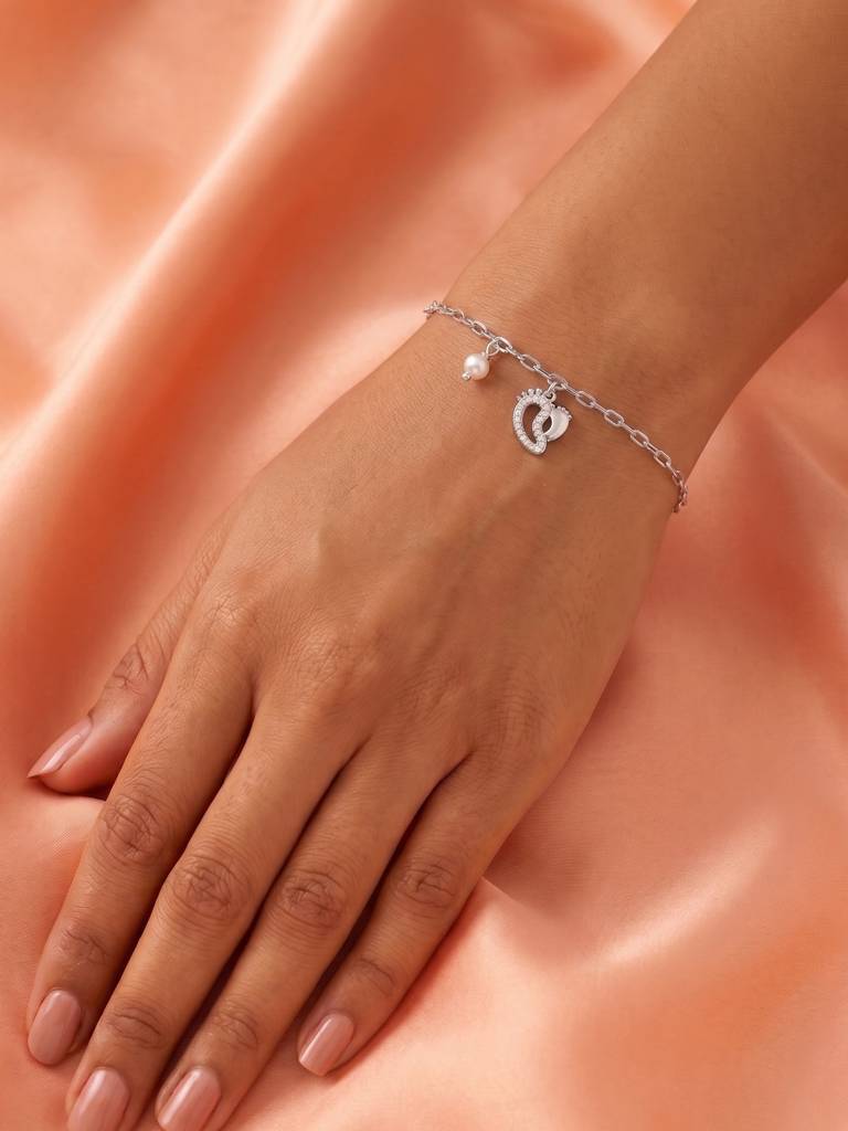 Feet & Pearl Charm Bracelet : BR1145