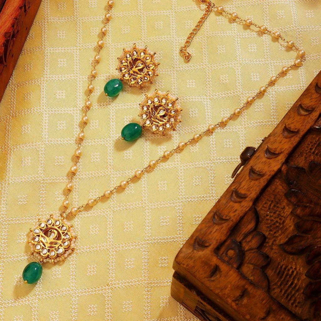 22Kt Gold-Plated Blossom Pearl Chain Necklace Set : PE21014