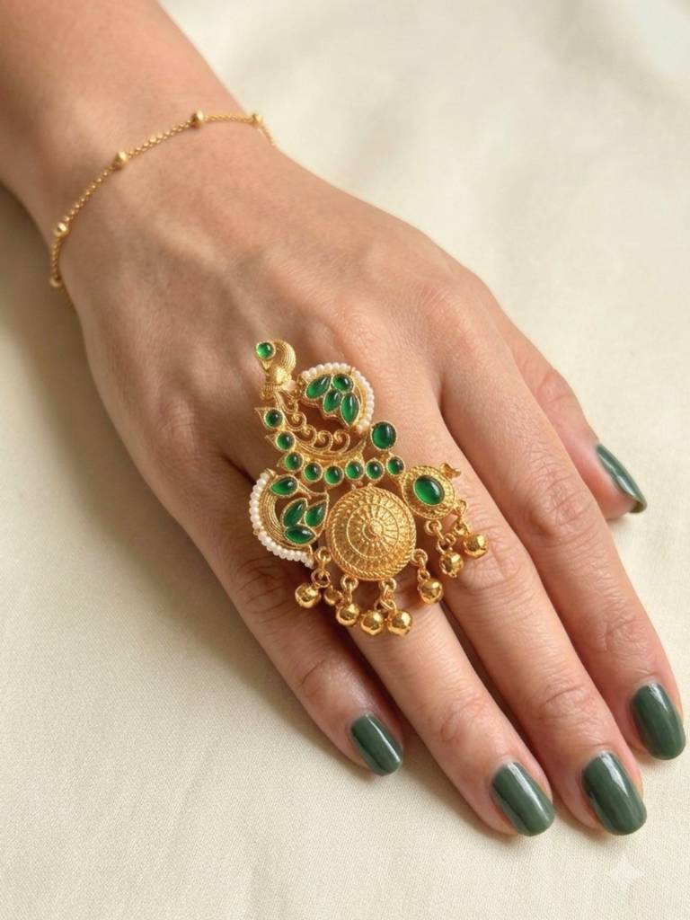 Gold-Plated Kundan Stones Ghungroo Adjustable Finger Ring : VI26RIAD1000035