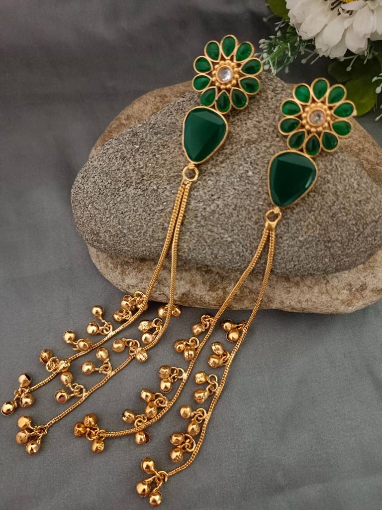 Brass- Plated Pachi Kundan & Ghungaroo Beaded Kashmiri Floral Drop Earrings : VS105312