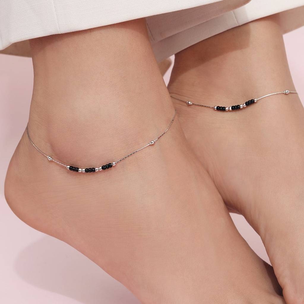 Pair of 925 Sterling Silver Dainty Beaded Patterned Minimal Hoop Earrings Pair of 925 Sterling Silver Dainty Beaded Patterned Minimal Hoop Earrings