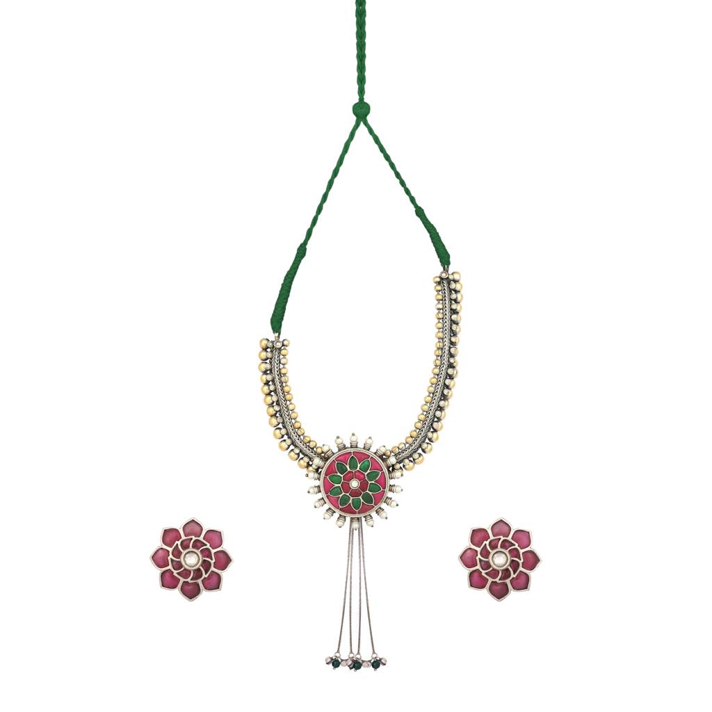 Green Mirage Oxidized Silver Necklace Set : YI24A0447N