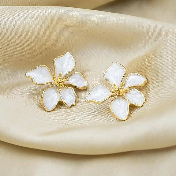 White Orchid Anti Tarnish Earrings For Women : HSPS60MB1048
