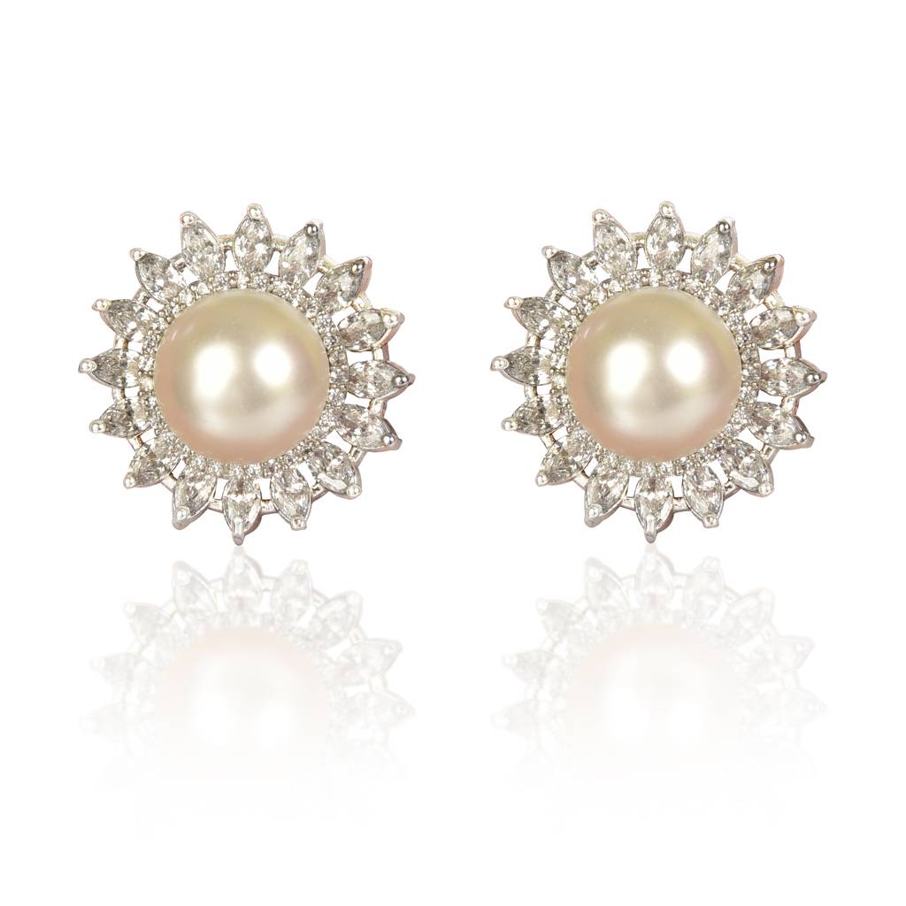 Flower Pearl Stud Earrings : IE901