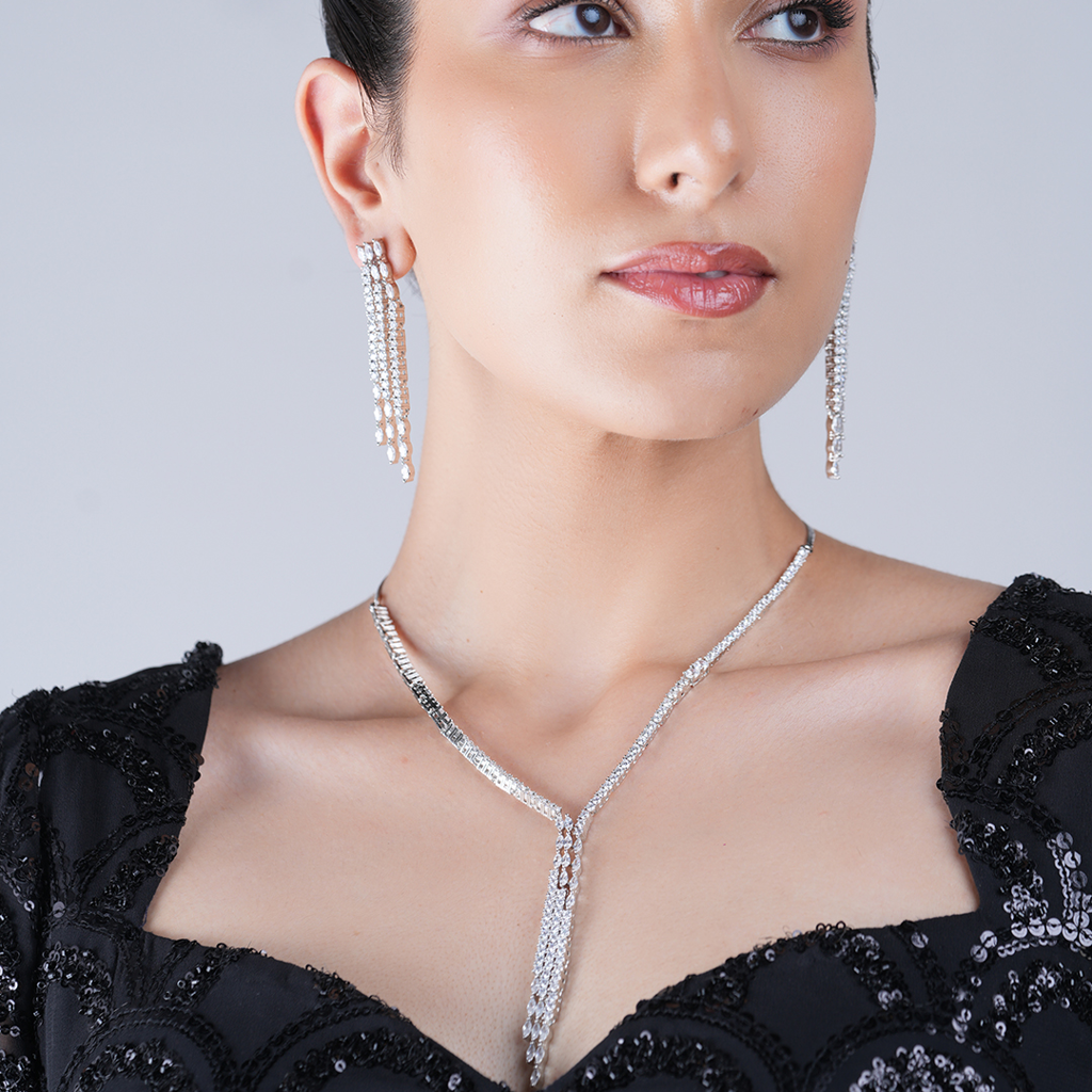 Sleek Designer Silver Ad Necklace : CAO0224VIH