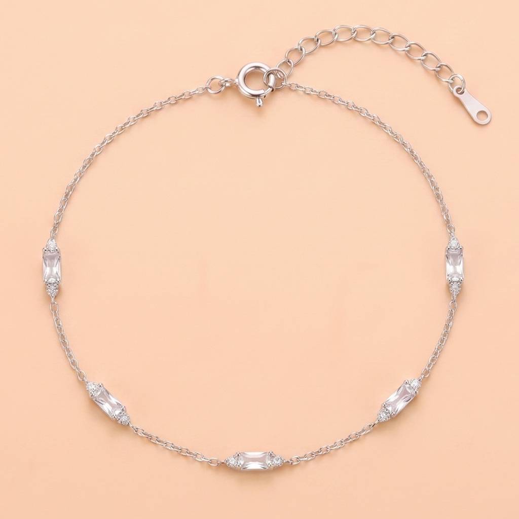 Baguette Zirconia Station Bracelet : BR1148