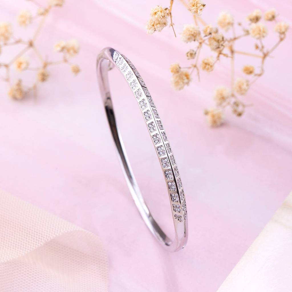 Classy 925 Sterling Silver Bracelet : BR-80142