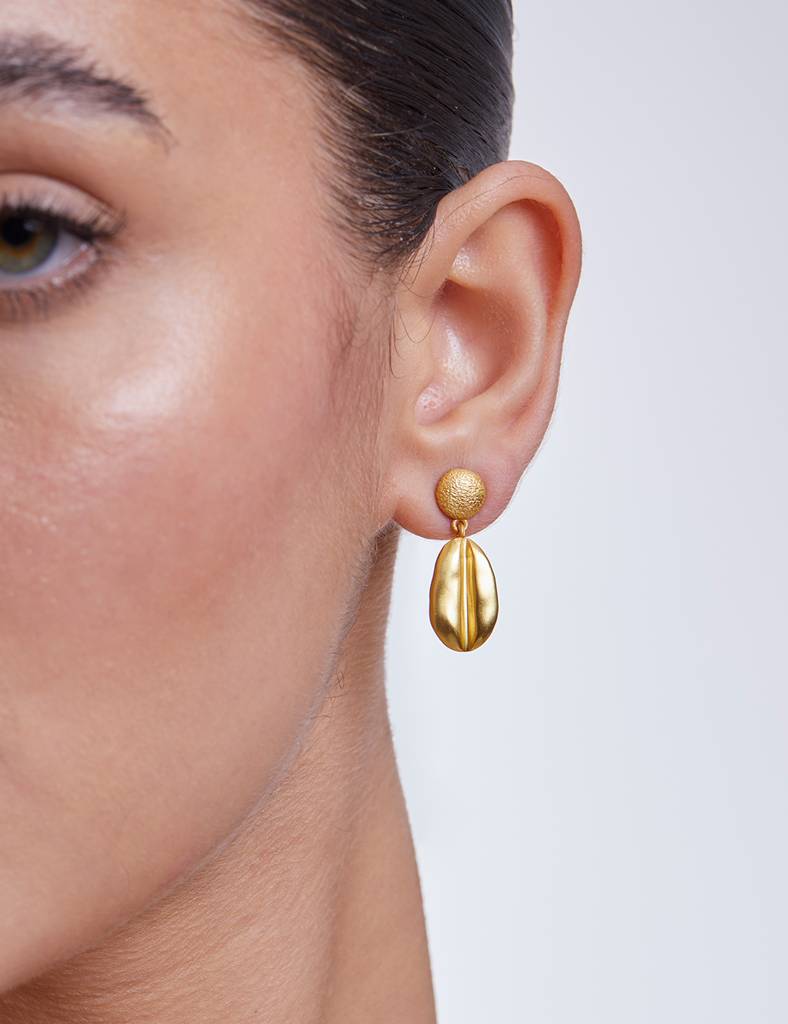 Golden Bean Danglers : CF08EA
