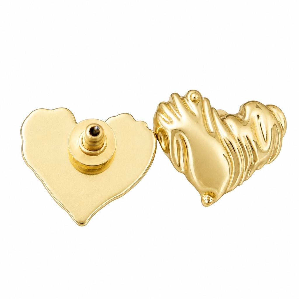 Gold Ribbed Wave Heart Stud Earrings : RRAPR26AID-48
