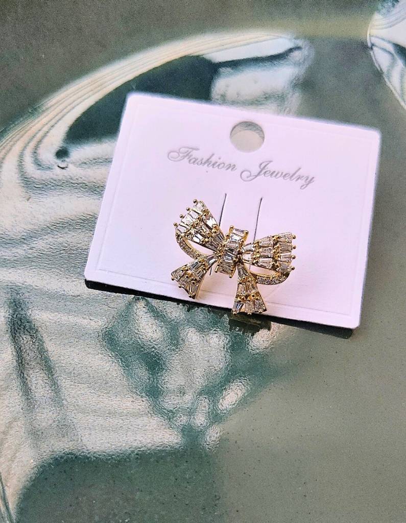 Bow Single Ear Cuff Â Full Studded : S925E377BSEF