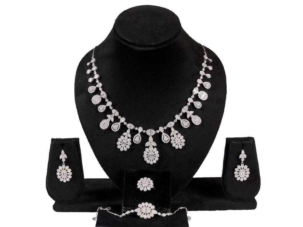 Royal Diamond Silver Necklace Set : NS011