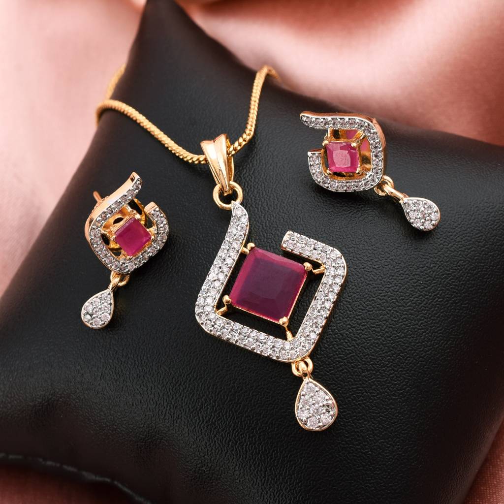 Ruby Radiance Diamond Ensemble Pendant Set With Chain : PJPENGJRCZ26